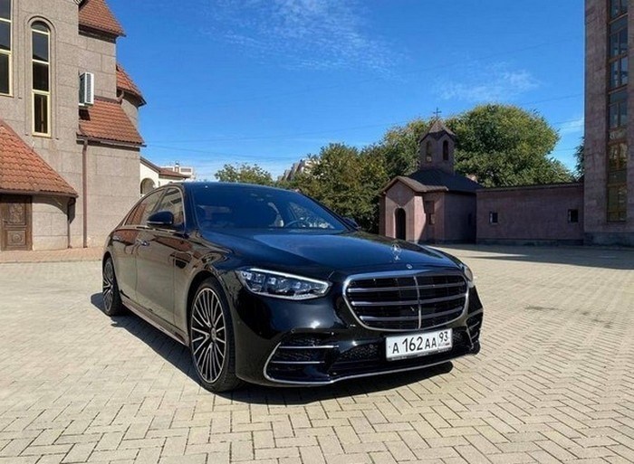 Премиальный автомобиль Mercedes S223