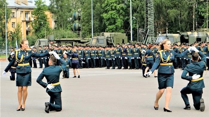 Слышу вальс подполковника Александра Карпова.